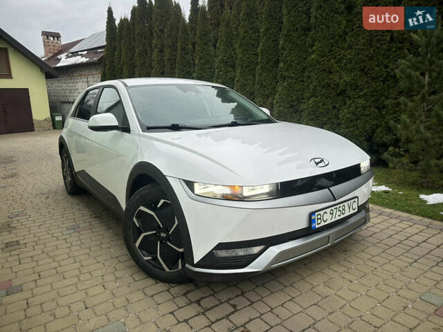 Белый Хендай Ioniq 5, объемом двигателя 0 л и пробегом 84 тыс. км за 23200 $, фото 1 на Automoto.ua
