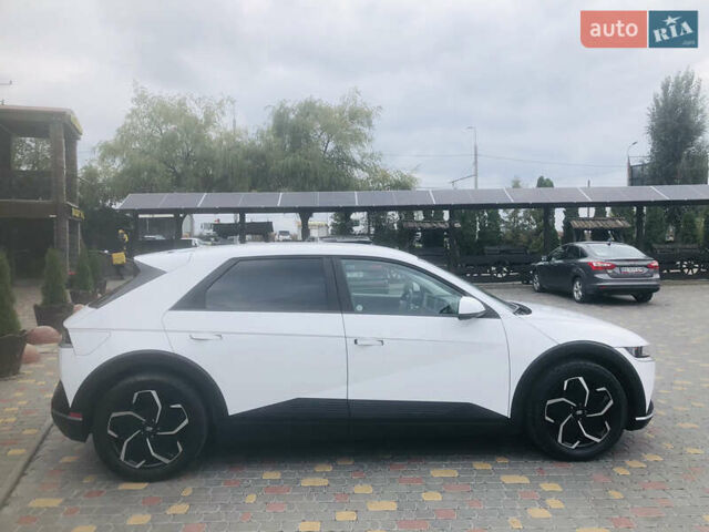 Белый Хендай Ioniq 5, объемом двигателя 0 л и пробегом 30 тыс. км за 26700 $, фото 5 на Automoto.ua