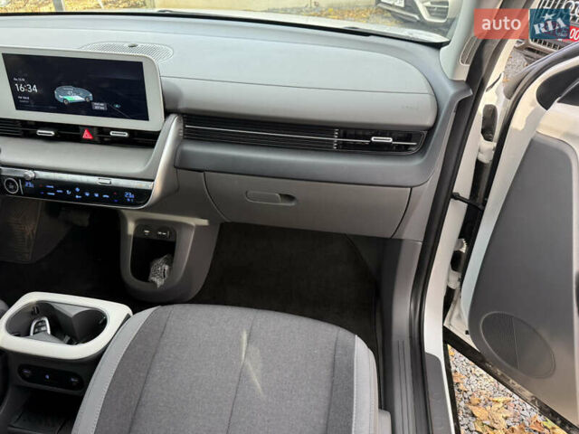 Білий Хендай Ioniq 5, об'ємом двигуна 0 л та пробігом 17 тис. км за 26500 $, фото 59 на Automoto.ua