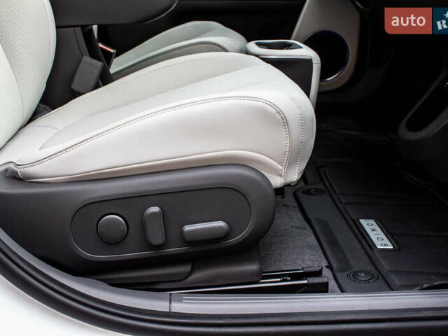 Белый Хендай Ioniq 5, объемом двигателя 0 л и пробегом 2 тыс. км за 33000 $, фото 50 на Automoto.ua