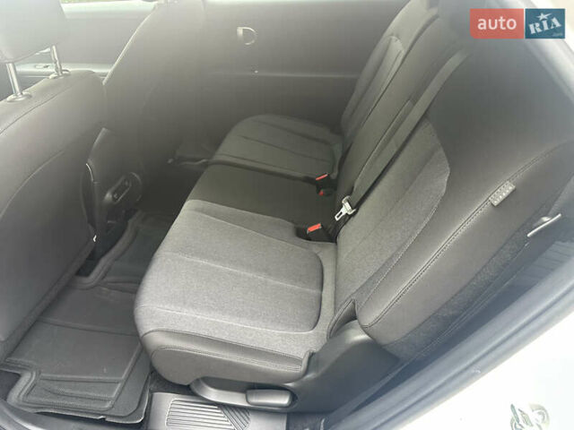 Белый Хендай Ioniq 5, объемом двигателя 0 л и пробегом 40 тыс. км за 26900 $, фото 19 на Automoto.ua