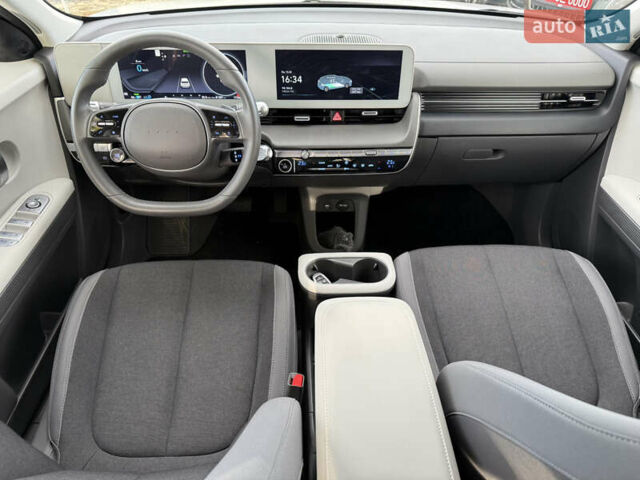 Білий Хендай Ioniq 5, об'ємом двигуна 0 л та пробігом 17 тис. км за 26500 $, фото 53 на Automoto.ua