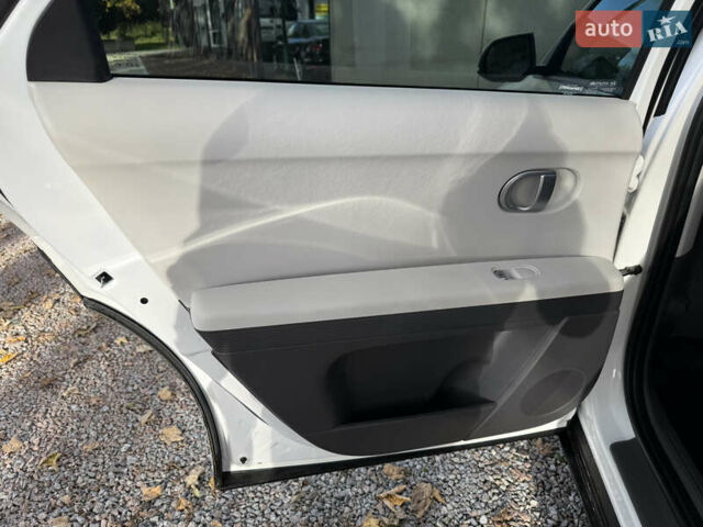Білий Хендай Ioniq 5, об'ємом двигуна 0 л та пробігом 17 тис. км за 26500 $, фото 50 на Automoto.ua