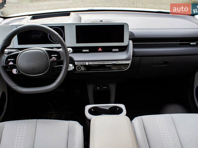 Белый Хендай Ioniq 5, объемом двигателя 0 л и пробегом 2 тыс. км за 33000 $, фото 64 на Automoto.ua