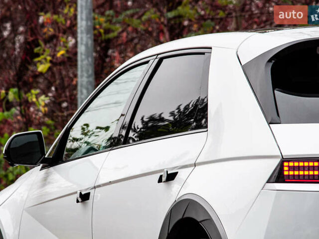 Белый Хендай Ioniq 5, объемом двигателя 0 л и пробегом 2 тыс. км за 33000 $, фото 26 на Automoto.ua