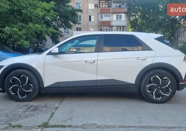 Белый Хендай Ioniq 5, объемом двигателя 0 л и пробегом 3 тыс. км за 28000 $, фото 9 на Automoto.ua