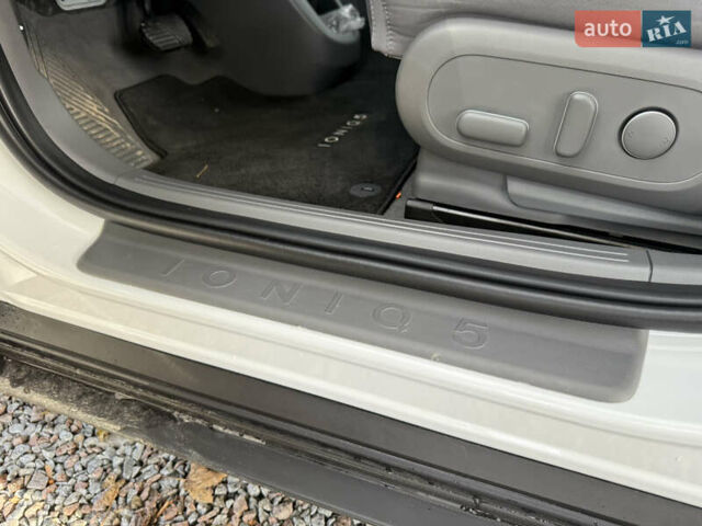 Білий Хендай Ioniq 5, об'ємом двигуна 0 л та пробігом 17 тис. км за 26500 $, фото 33 на Automoto.ua