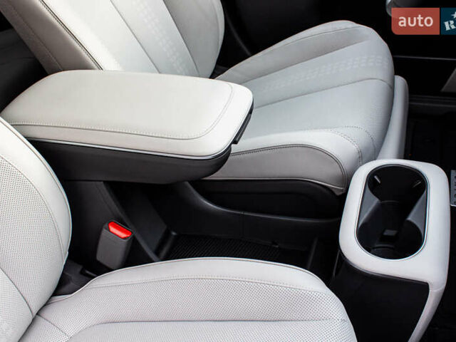 Белый Хендай Ioniq 5, объемом двигателя 0 л и пробегом 2 тыс. км за 33000 $, фото 54 на Automoto.ua