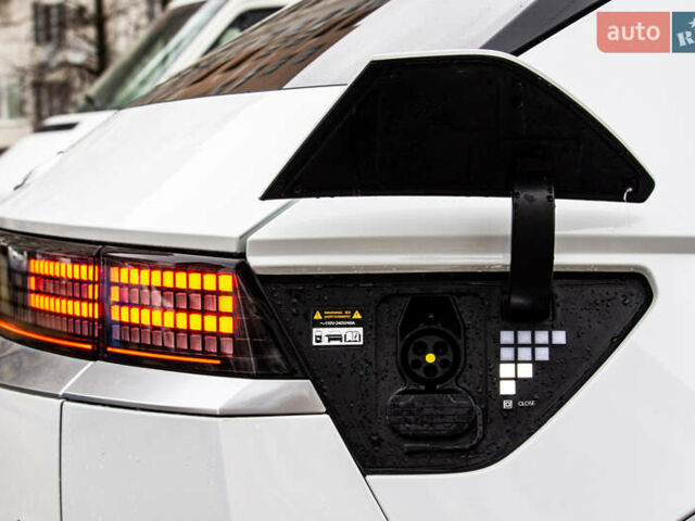 Белый Хендай Ioniq 5, объемом двигателя 0 л и пробегом 2 тыс. км за 33000 $, фото 19 на Automoto.ua