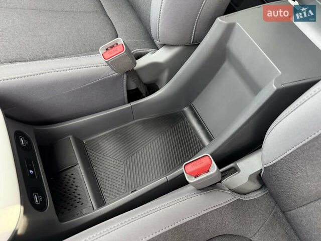 Білий Хендай Ioniq 5, об'ємом двигуна 0 л та пробігом 17 тис. км за 26500 $, фото 41 на Automoto.ua