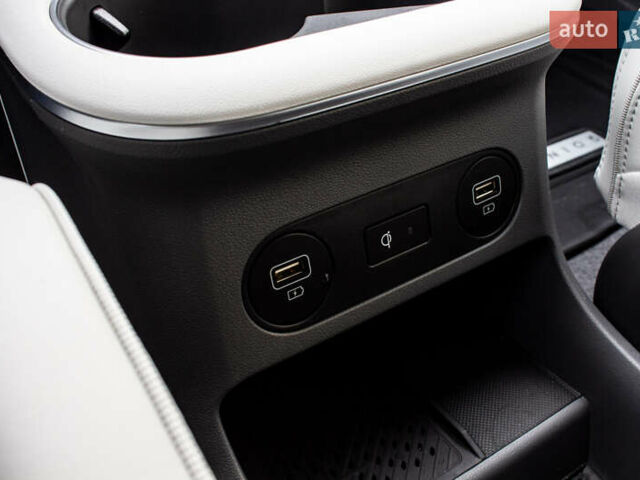 Белый Хендай Ioniq 5, объемом двигателя 0 л и пробегом 2 тыс. км за 33000 $, фото 34 на Automoto.ua