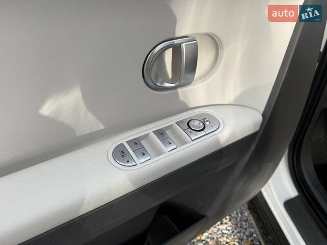 Білий Хендай Ioniq 5, об'ємом двигуна 0 л та пробігом 17 тис. км за 26500 $, фото 32 на Automoto.ua