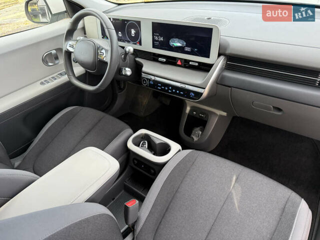 Білий Хендай Ioniq 5, об'ємом двигуна 0 л та пробігом 17 тис. км за 26500 $, фото 60 на Automoto.ua