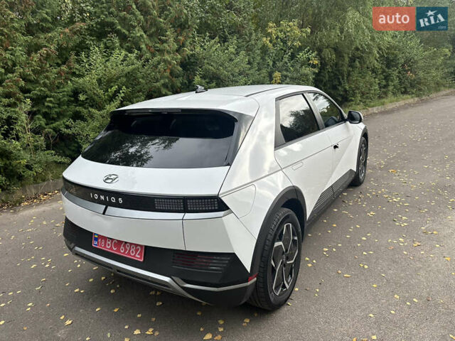 Белый Хендай Ioniq 5, объемом двигателя 0 л и пробегом 40 тыс. км за 26900 $, фото 6 на Automoto.ua