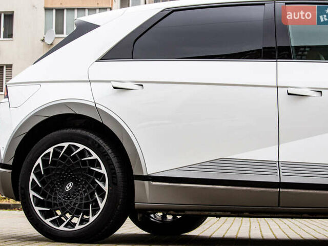 Белый Хендай Ioniq 5, объемом двигателя 0 л и пробегом 2 тыс. км за 33000 $, фото 18 на Automoto.ua