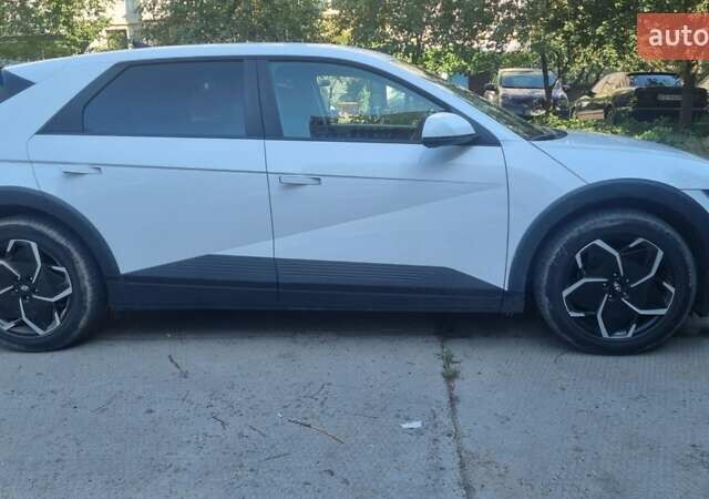 Белый Хендай Ioniq 5, объемом двигателя 0 л и пробегом 3 тыс. км за 28000 $, фото 6 на Automoto.ua