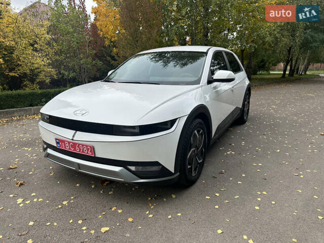Белый Хендай Ioniq 5, объемом двигателя 0 л и пробегом 40 тыс. км за 26900 $, фото 11 на Automoto.ua