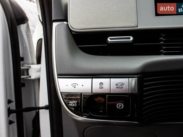 Белый Хендай Ioniq 5, объемом двигателя 0 л и пробегом 2 тыс. км за 33000 $, фото 59 на Automoto.ua