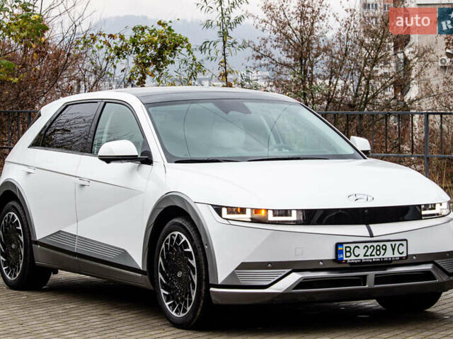 Белый Хендай Ioniq 5, объемом двигателя 0 л и пробегом 2 тыс. км за 33000 $, фото 3 на Automoto.ua