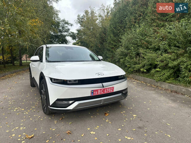Белый Хендай Ioniq 5, объемом двигателя 0 л и пробегом 40 тыс. км за 26900 $, фото 1 на Automoto.ua