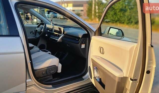 Бежевий Хендай Ioniq 5, об'ємом двигуна 0 л та пробігом 49 тис. км за 30500 $, фото 57 на Automoto.ua