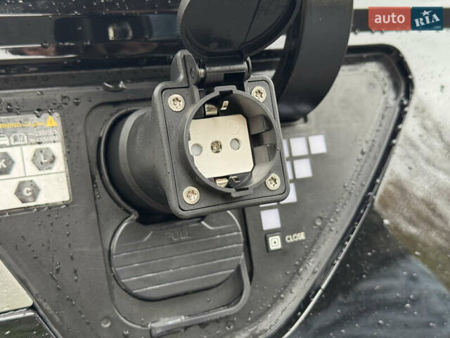 Черный Хендай Ioniq 5, объемом двигателя 0 л и пробегом 87 тыс. км за 25700 $, фото 1 на Automoto.ua