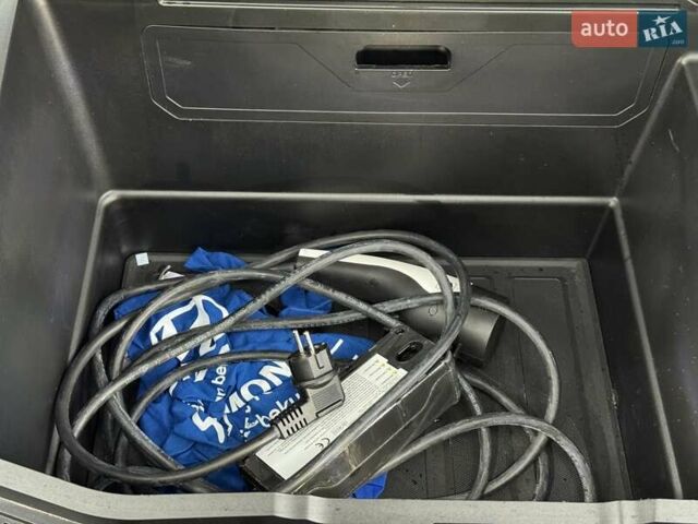 Черный Хендай Ioniq 5, объемом двигателя 0 л и пробегом 87 тыс. км за 25700 $, фото 37 на Automoto.ua