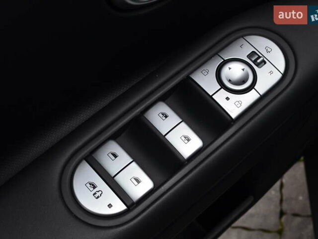 Чорний Хендай Ioniq 5, об'ємом двигуна 0 л та пробігом 83 тис. км за 25724 $, фото 8 на Automoto.ua