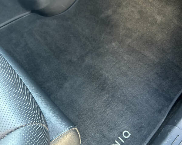 Черный Хендай Ioniq 5, объемом двигателя 0 л и пробегом 101 тыс. км за 28000 $, фото 25 на Automoto.ua