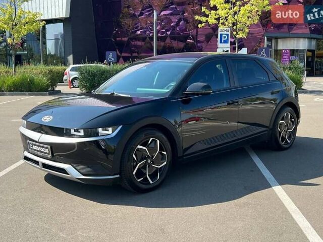 Черный Хендай Ioniq 5, объемом двигателя 0 л и пробегом 59 тыс. км за 25990 $, фото 3 на Automoto.ua