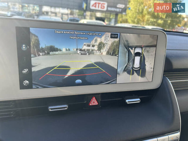 Черный Хендай Ioniq 5, объемом двигателя 0 л и пробегом 101 тыс. км за 28000 $, фото 7 на Automoto.ua