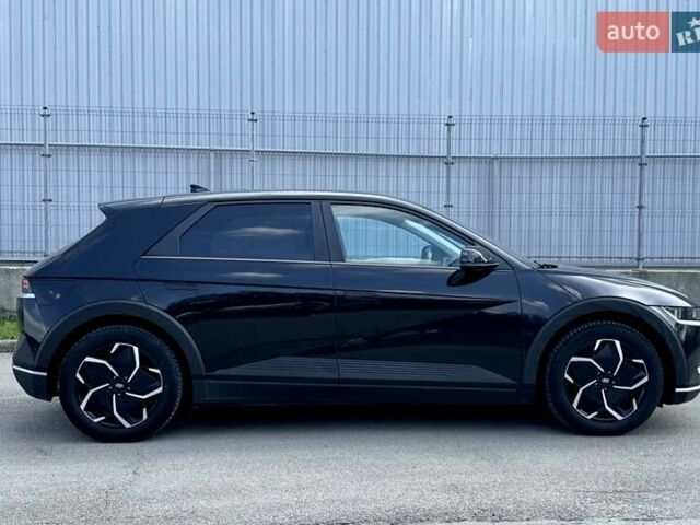 Черный Хендай Ioniq 5, объемом двигателя 0 л и пробегом 92 тыс. км за 21900 $, фото 2 на Automoto.ua