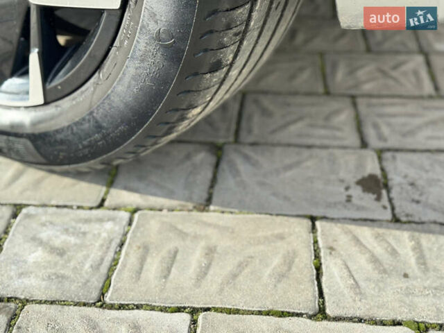 Черный Хендай Ioniq 5, объемом двигателя 0 л и пробегом 160 тыс. км за 22999 $, фото 75 на Automoto.ua