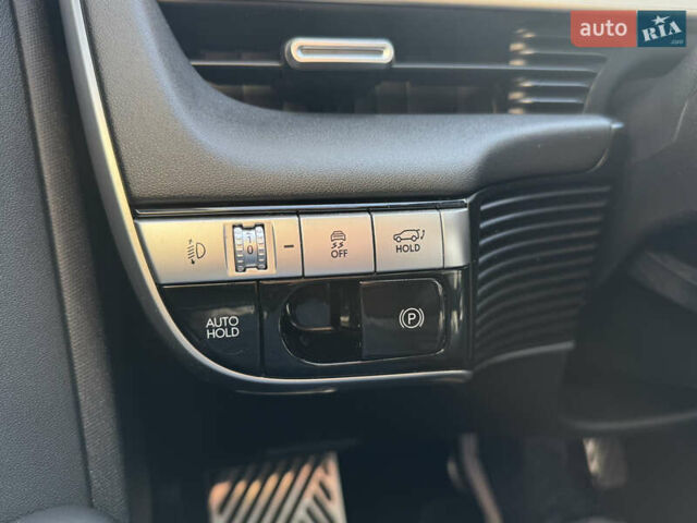 Черный Хендай Ioniq 5, объемом двигателя 0 л и пробегом 160 тыс. км за 22999 $, фото 52 на Automoto.ua