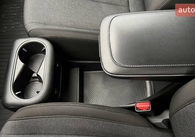 Чорний Хендай Ioniq 5, об'ємом двигуна 0 л та пробігом 83 тис. км за 25724 $, фото 20 на Automoto.ua
