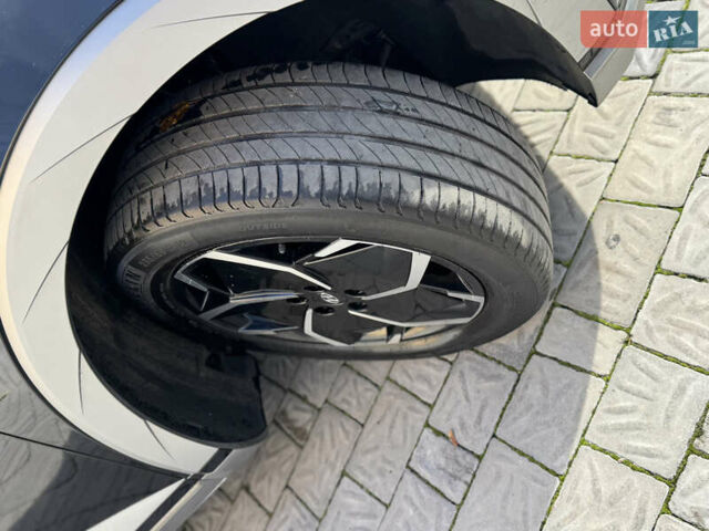 Черный Хендай Ioniq 5, объемом двигателя 0 л и пробегом 160 тыс. км за 22999 $, фото 69 на Automoto.ua