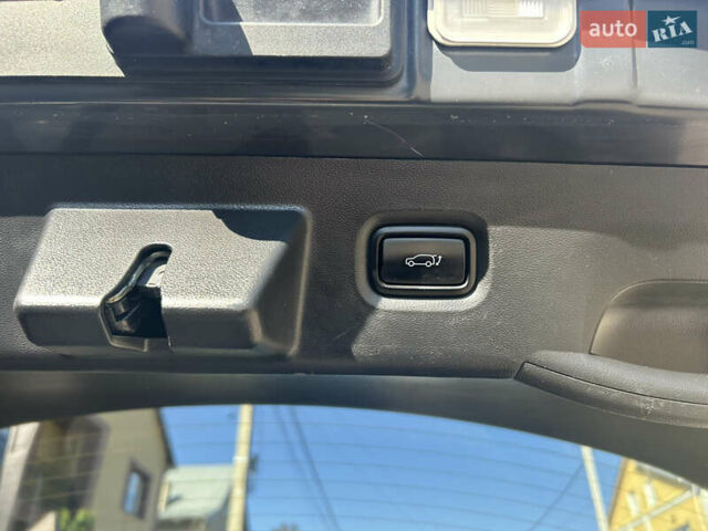 Черный Хендай Ioniq 5, объемом двигателя 0 л и пробегом 101 тыс. км за 28000 $, фото 1 на Automoto.ua