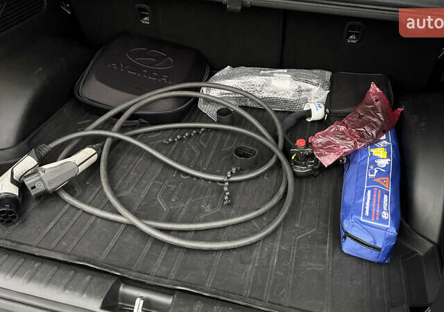 Чорний Хендай Ioniq 5, об'ємом двигуна 0 л та пробігом 83 тис. км за 25724 $, фото 31 на Automoto.ua