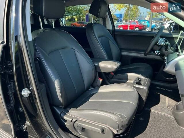 Черный Хендай Ioniq 5, объемом двигателя 0 л и пробегом 59 тыс. км за 25990 $, фото 9 на Automoto.ua