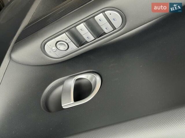 Черный Хендай Ioniq 5, объемом двигателя 0 л и пробегом 87 тыс. км за 25700 $, фото 13 на Automoto.ua