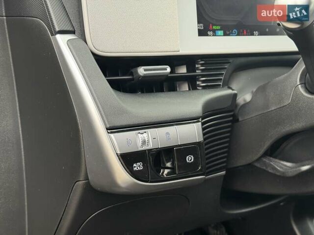 Черный Хендай Ioniq 5, объемом двигателя 0 л и пробегом 87 тыс. км за 25700 $, фото 15 на Automoto.ua