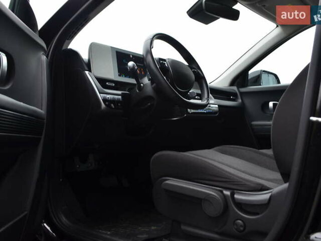 Чорний Хендай Ioniq 5, об'ємом двигуна 0 л та пробігом 83 тис. км за 25724 $, фото 7 на Automoto.ua