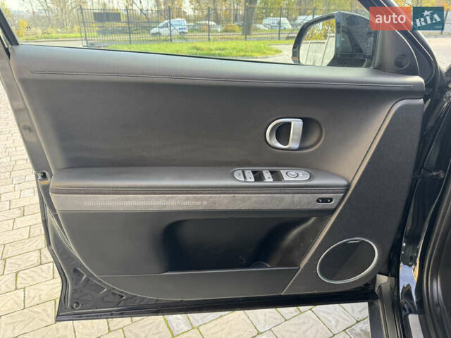 Черный Хендай Ioniq 5, объемом двигателя 0 л и пробегом 160 тыс. км за 22999 $, фото 11 на Automoto.ua