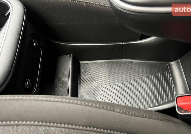 Чорний Хендай Ioniq 5, об'ємом двигуна 0 л та пробігом 83 тис. км за 25724 $, фото 23 на Automoto.ua