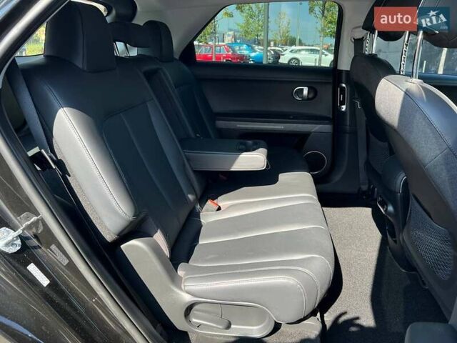 Черный Хендай Ioniq 5, объемом двигателя 0 л и пробегом 59 тыс. км за 25990 $, фото 10 на Automoto.ua