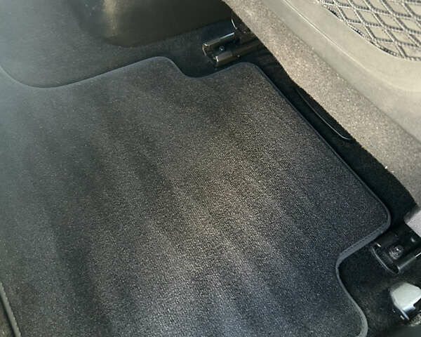 Черный Хендай Ioniq 5, объемом двигателя 0 л и пробегом 101 тыс. км за 28000 $, фото 22 на Automoto.ua