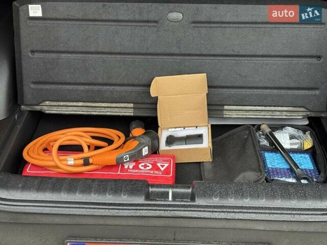 Черный Хендай Ioniq 5, объемом двигателя 0 л и пробегом 87 тыс. км за 25700 $, фото 33 на Automoto.ua