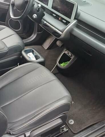 Черный Хендай Ioniq 5, объемом двигателя 0 л и пробегом 55 тыс. км за 26900 $, фото 15 на Automoto.ua