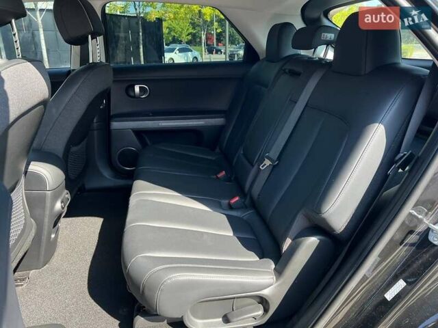 Черный Хендай Ioniq 5, объемом двигателя 0 л и пробегом 59 тыс. км за 25990 $, фото 8 на Automoto.ua
