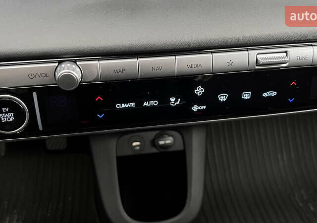 Чорний Хендай Ioniq 5, об'ємом двигуна 0 л та пробігом 83 тис. км за 25724 $, фото 19 на Automoto.ua